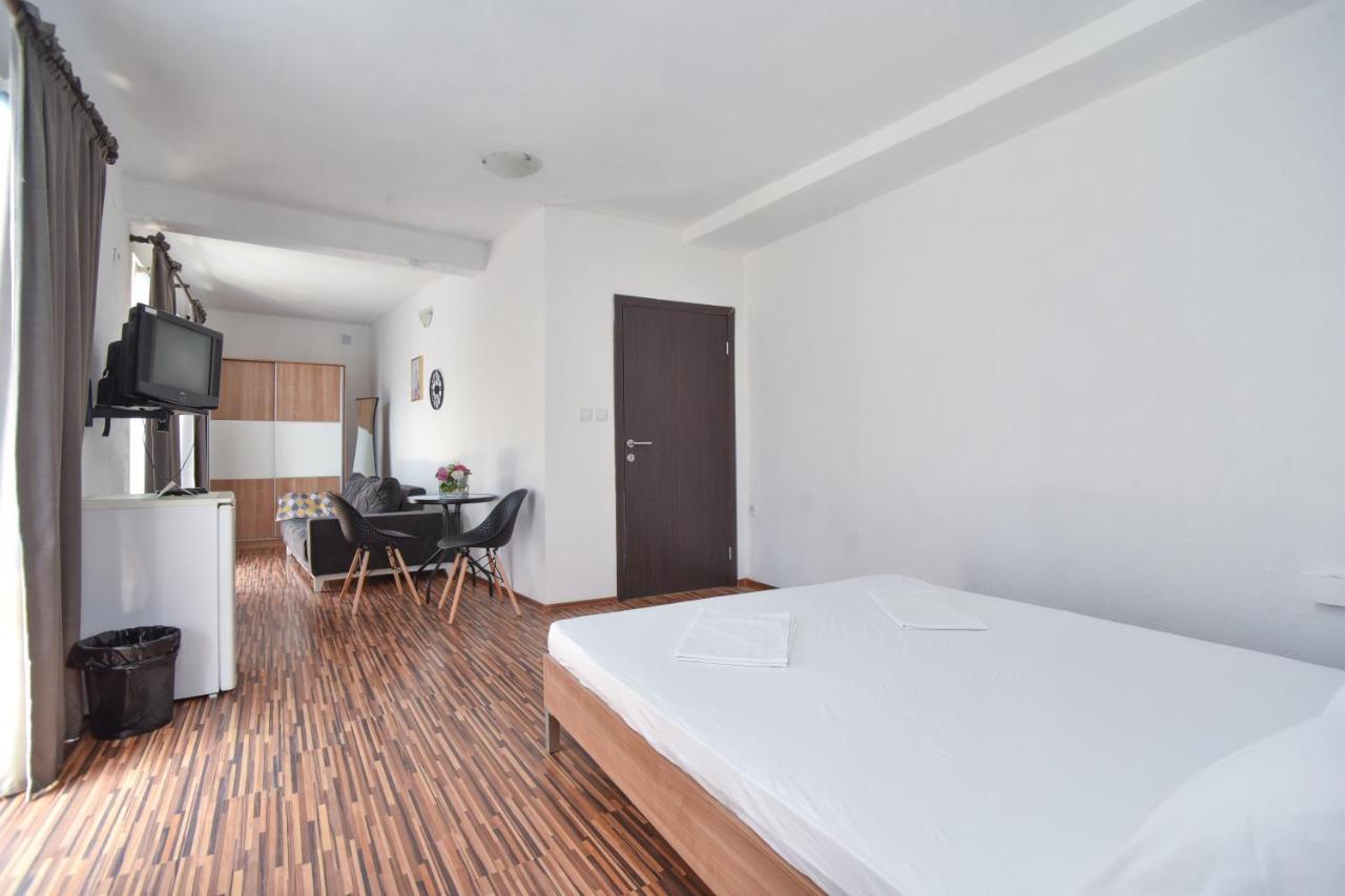 Apartments Bjelanovic Budva Bagian luar foto
