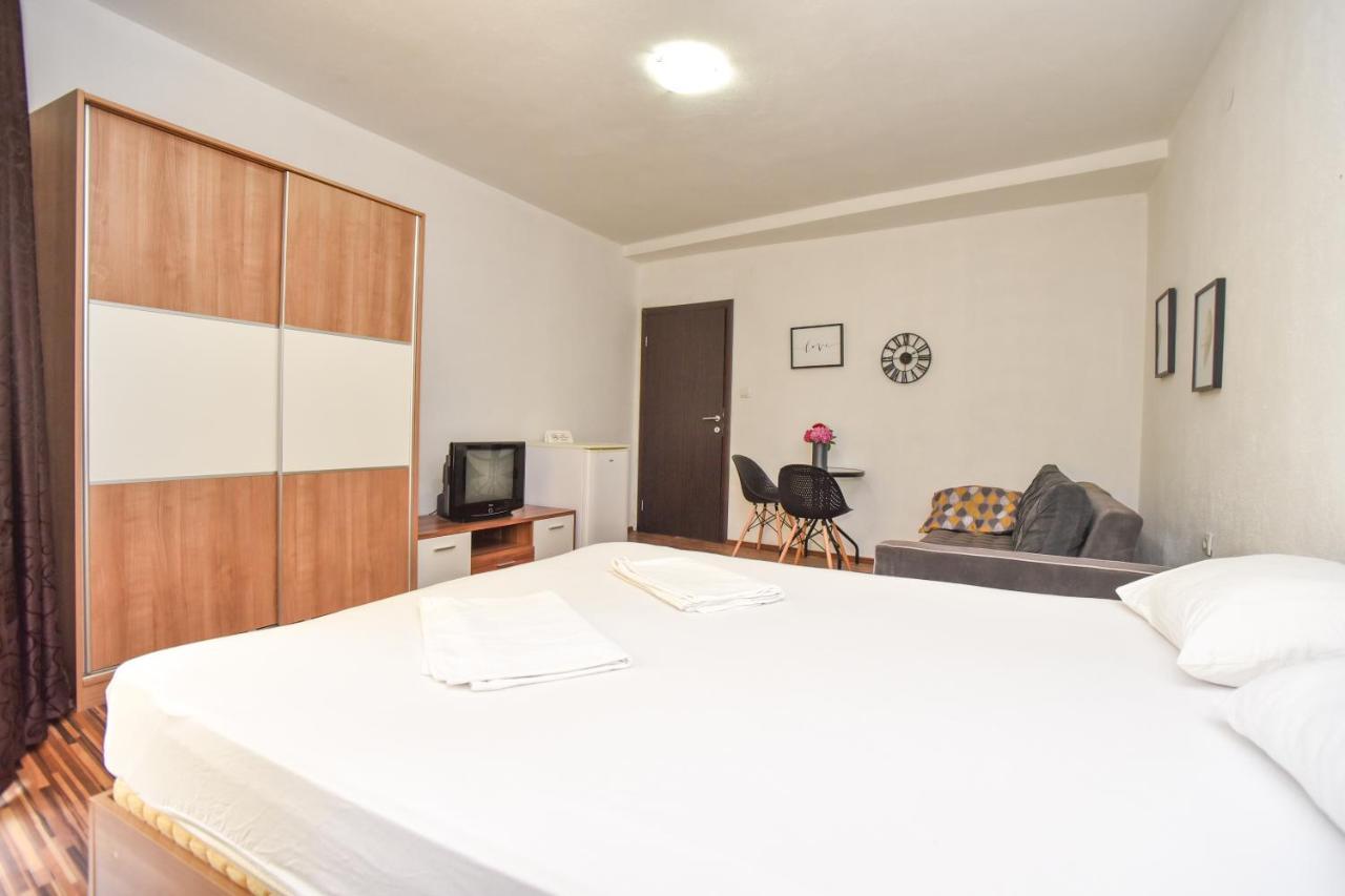 Apartments Bjelanovic Budva Bagian luar foto