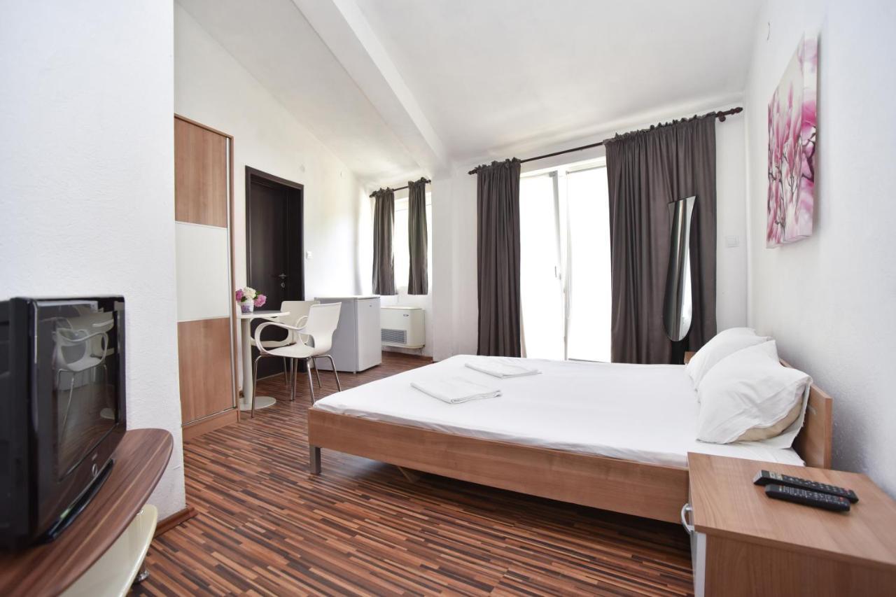 Apartments Bjelanovic Budva Bagian luar foto