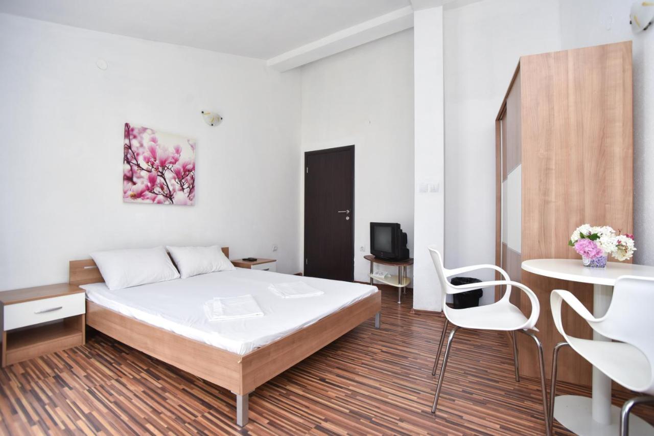 Apartments Bjelanovic Budva Bagian luar foto